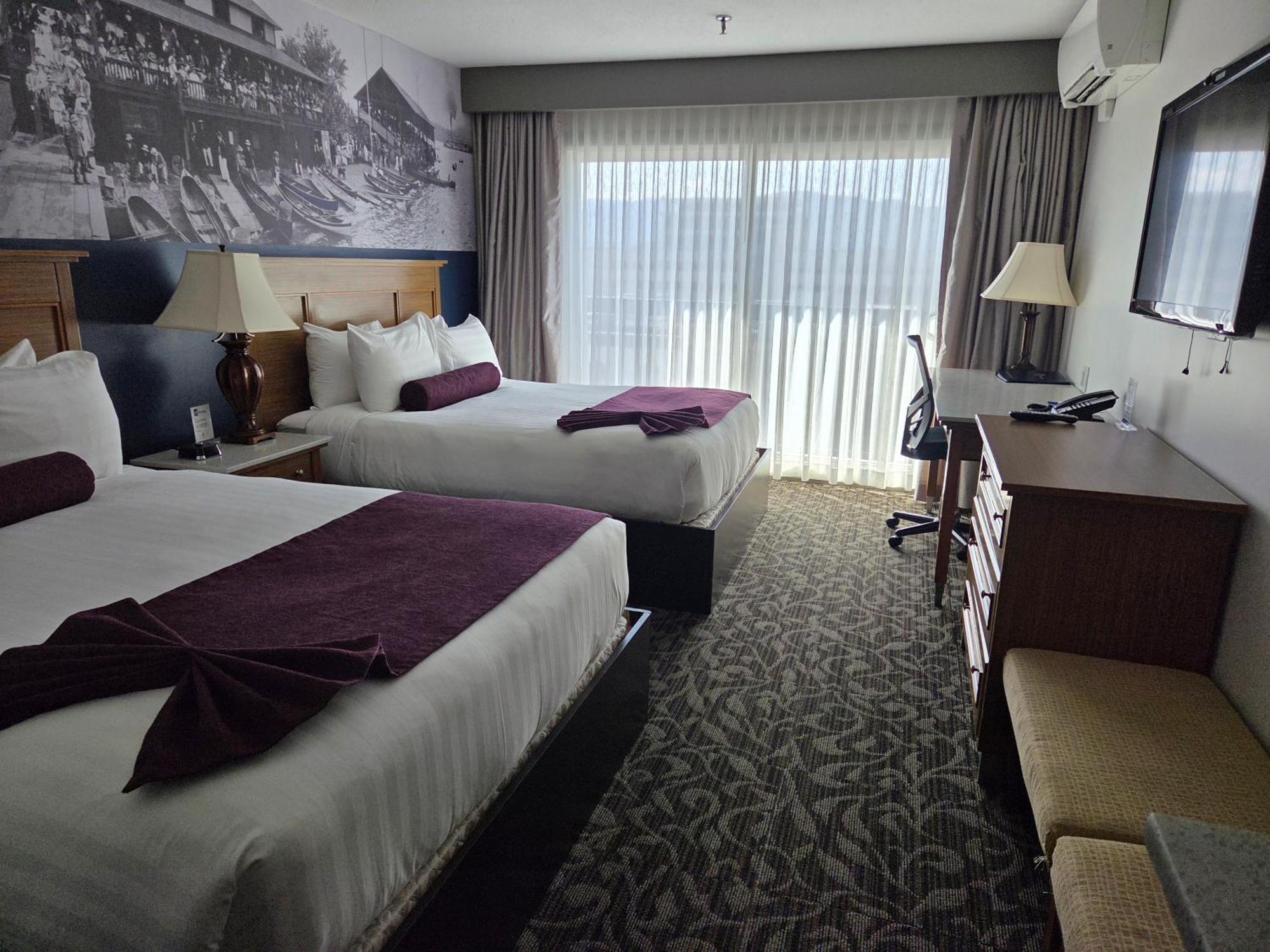 The Royal Anne Hotel Kelowna Kültér fotó